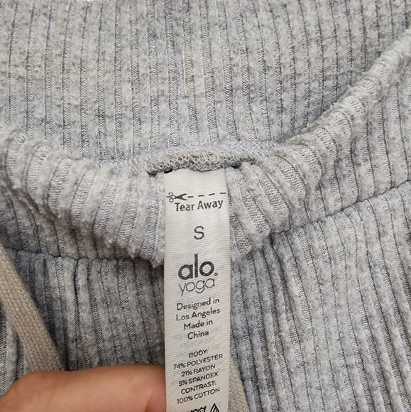 Alo Yoga Muse Hoodie and Sweatpant Set In Athletic Heather Grey Size Small - Picture 11 of 11
